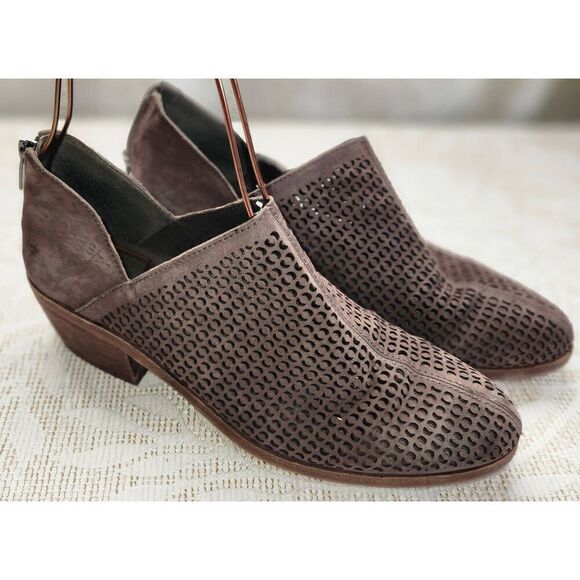 Vince Camuto slip on block heeled booties - Picture 1 of 10